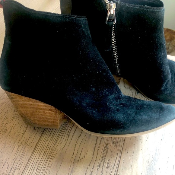 Dolce Vita Suede Ankle Booties - Picture 5 of 7